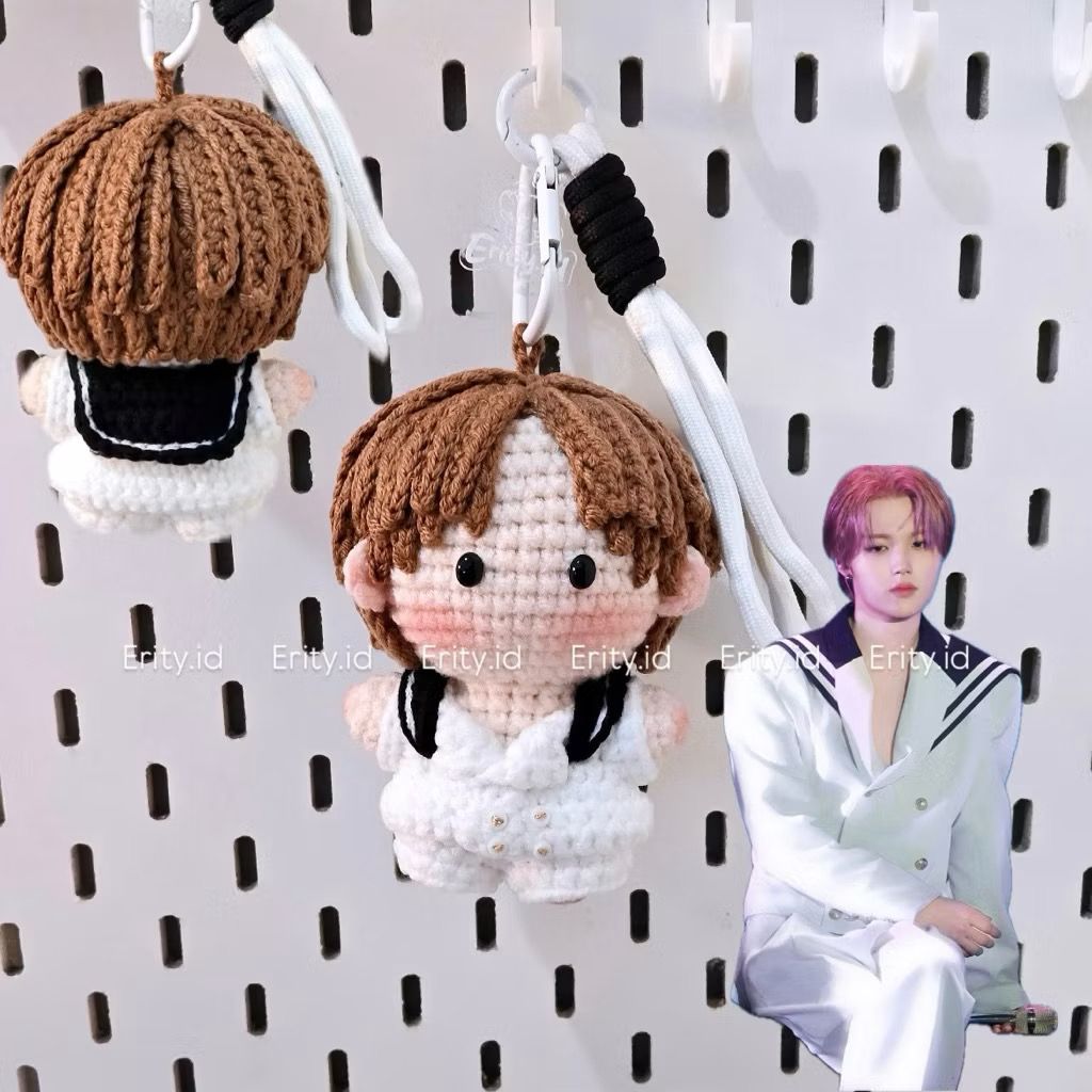 Doyoung White