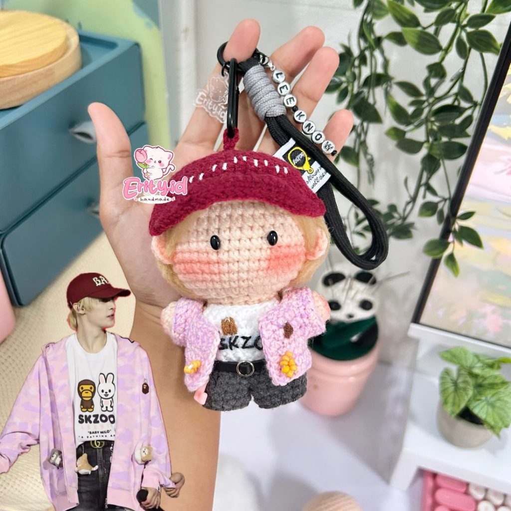 Lee Know Pink